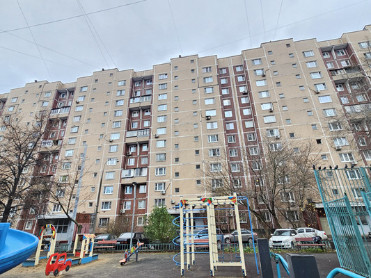 Продам однокомнатную (1-комн.) квартиру, Волжский б-р, 114Ак7, Москва г