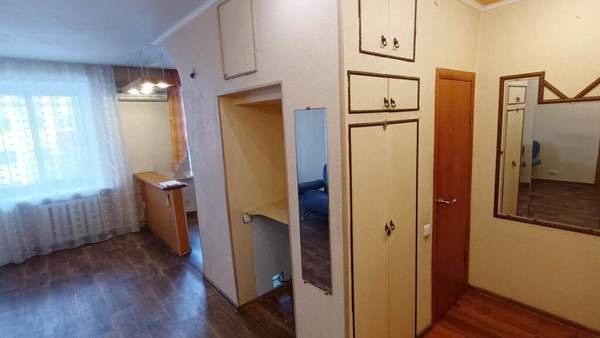 Продам двухкомнатную (2-комн.) квартиру, Тузовского (Орджоникидзевский р-н) ул, 10, Новокузнецк г