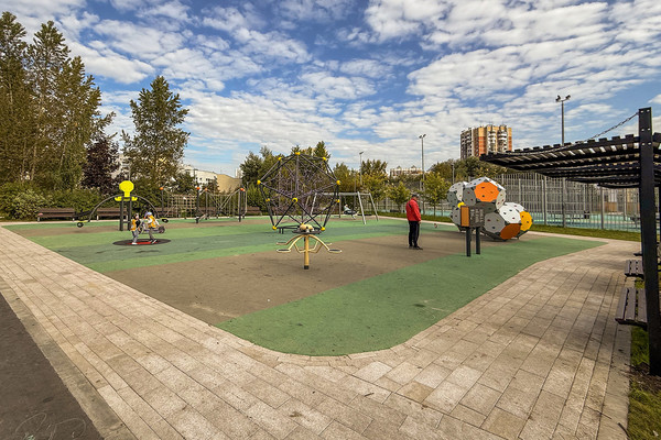 Продам двухкомнатную (2-комн.) квартиру, Соловьиная Роща ул, 9, Москва г