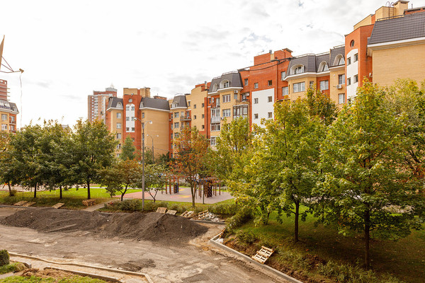 Продам двухкомнатную (2-комн.) квартиру, Соловьиная Роща ул, 9, Москва г