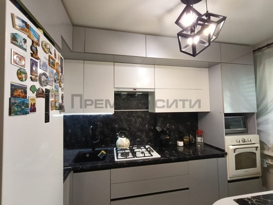 Продам двухкомнатную (2-комн.) квартиру, Сиреневый б-р, 6к1, Калуга г