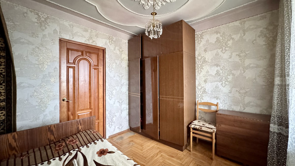 Продам трехкомнатную (3-комн.) квартиру, Кирова ул, 3ка, Нальчик г