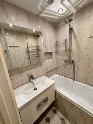 Продам двухкомнатную (2-комн.) квартиру, Щёлковское ш, 21к1, Москва г