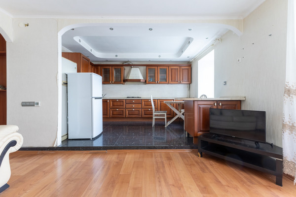 Продам двухкомнатную (2-комн.) квартиру, Карбышева ул, 60а, Казань г