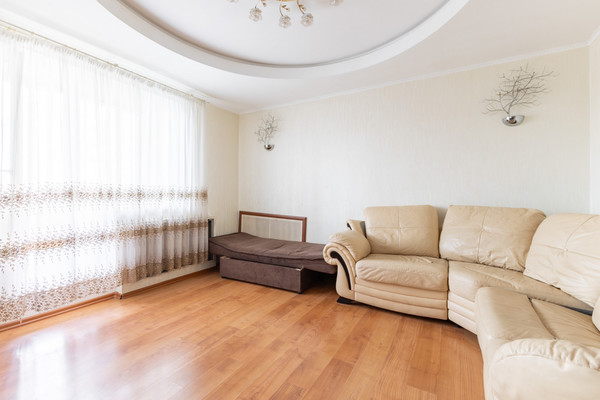 Продам двухкомнатную (2-комн.) квартиру, Карбышева ул, 60а, Казань г