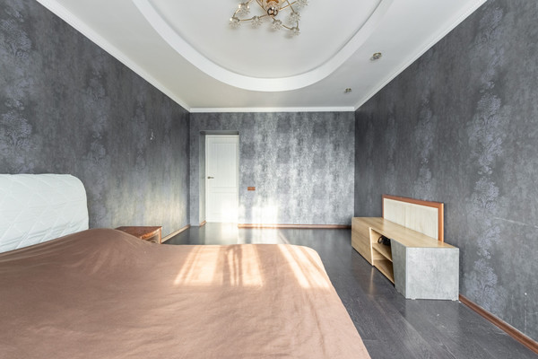 Продам двухкомнатную (2-комн.) квартиру, Карбышева ул, 60а, Казань г