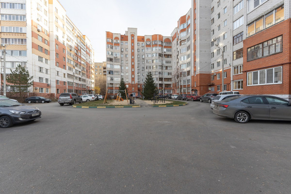 Продам двухкомнатную (2-комн.) квартиру, Карбышева ул, 60а, Казань г