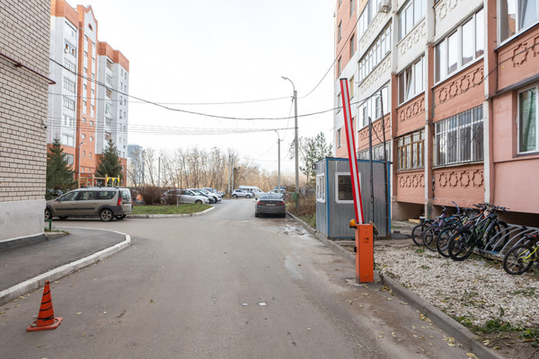 Продам двухкомнатную (2-комн.) квартиру, Карбышева ул, 60а, Казань г