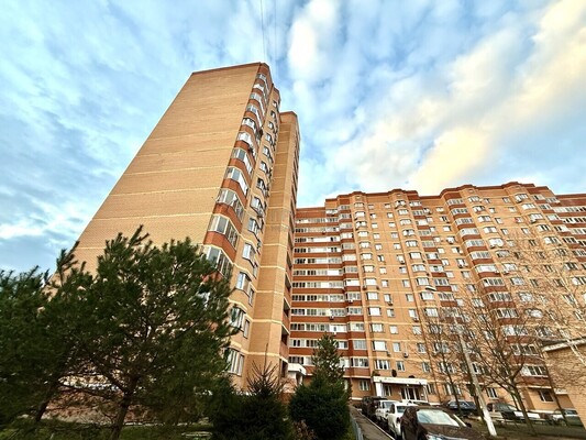 Продам комнату в 2-комн. квартире, 11 Саперов ул, 3, Нахабино рп