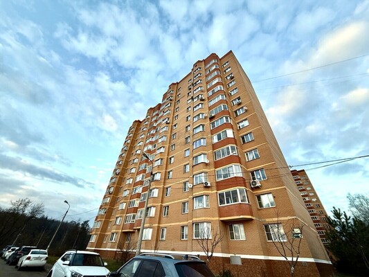 Продам комнату в 2-комн. квартире, 11 Саперов ул, 3, Нахабино рп