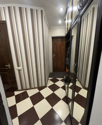 Продам двухкомнатную (2-комн.) квартиру, Крымских Партизан ул, 25, Симферополь г