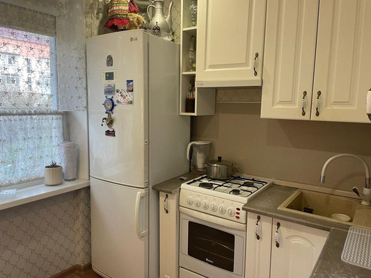 Продам двухкомнатную (2-комн.) квартиру, Керченская ул, 17, Туапсе г