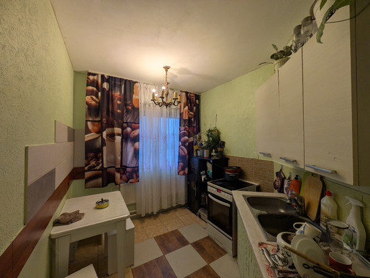 Продам комнату в 13-комн. квартире, Горняков пр-кт, 2кв, Костомукша г