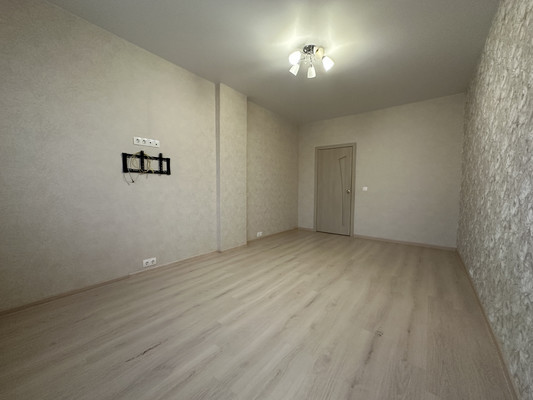 Продам трехкомнатную (3-комн.) квартиру, Дмитровская ул, 17, Базарово д