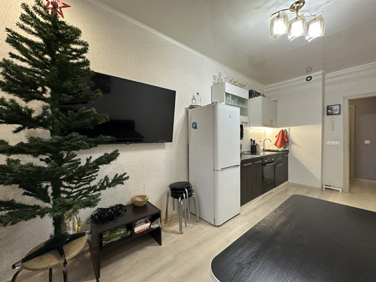 Продам трехкомнатную (3-комн.) квартиру, Дмитровская ул, 17, Базарово д