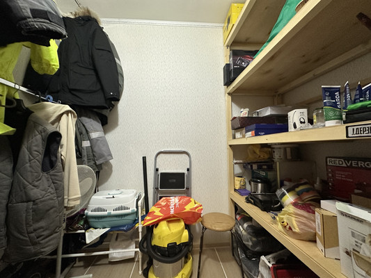 Продам трехкомнатную (3-комн.) квартиру, Дмитровская ул, 17, Базарово д