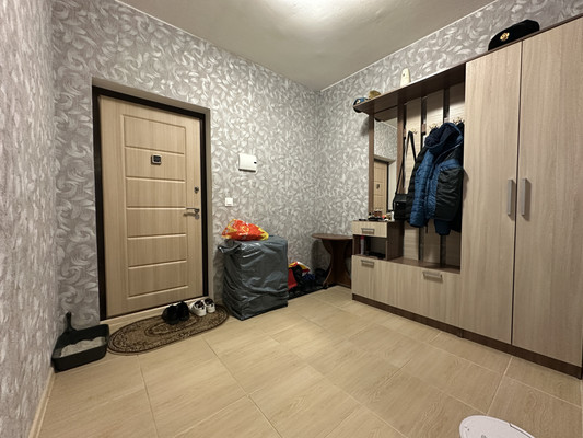 Продам трехкомнатную (3-комн.) квартиру, Дмитровская ул, 17, Базарово д