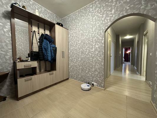 Продам трехкомнатную (3-комн.) квартиру, Дмитровская ул, 17, Базарово д