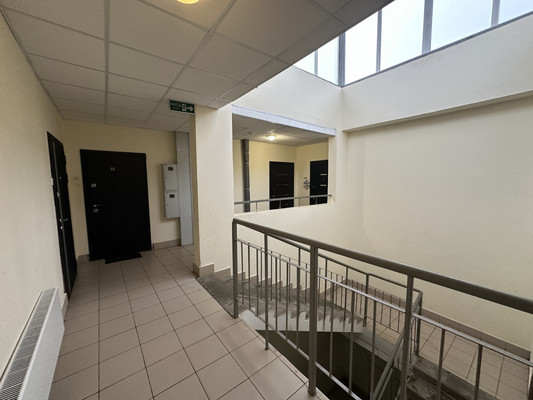 Продам трехкомнатную (3-комн.) квартиру, Дмитровская ул, 17, Базарово д