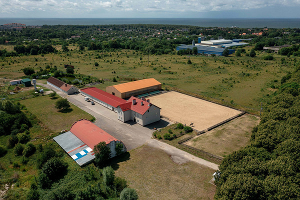 Продам коммерческое помещение 1 699,4 м2, Луговая ул, Янтарный пгт