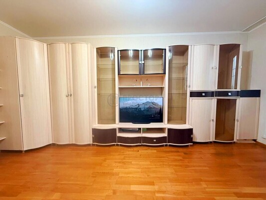 Продам трехкомнатную (3-комн.) квартиру, 800-летия Москвы ул, 32, Москва г