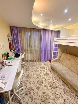 Продам трехкомнатную (3-комн.) квартиру, 800-летия Москвы ул, 32, Москва г