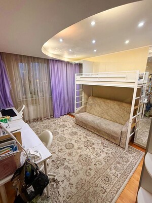 Продам трехкомнатную (3-комн.) квартиру, 800-летия Москвы ул, 32, Москва г