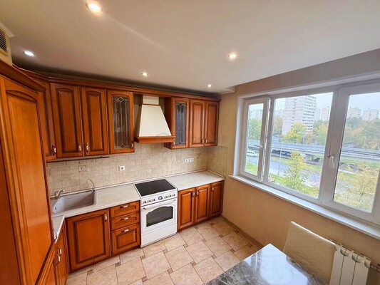 Продам трехкомнатную (3-комн.) квартиру, 800-летия Москвы ул, 32, Москва г