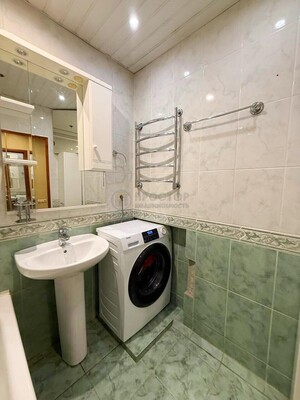 Продам трехкомнатную (3-комн.) квартиру, 800-летия Москвы ул, 32, Москва г