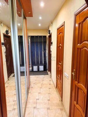 Продам трехкомнатную (3-комн.) квартиру, 800-летия Москвы ул, 32, Москва г