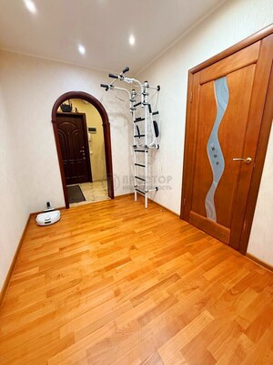 Продам трехкомнатную (3-комн.) квартиру, 800-летия Москвы ул, 32, Москва г