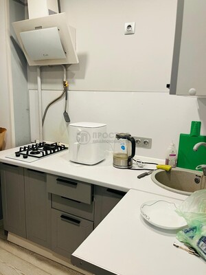 Продам однокомнатную (1-комн.) квартиру, Нагорный б-р, 5к1, Москва г