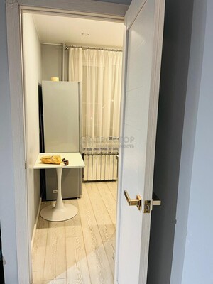 Продам однокомнатную (1-комн.) квартиру, Нагорный б-р, 5к1, Москва г