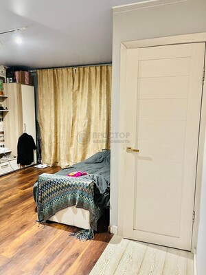 Продам однокомнатную (1-комн.) квартиру, Нагорный б-р, 5к1, Москва г