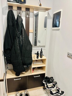 Продам однокомнатную (1-комн.) квартиру, Нагорный б-р, 5к1, Москва г