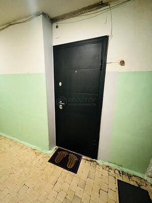 Продам однокомнатную (1-комн.) квартиру, Нагорный б-р, 5к1, Москва г