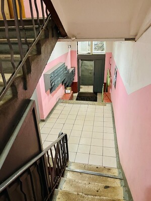 Продам однокомнатную (1-комн.) квартиру, Нагорный б-р, 5к1, Москва г