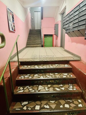 Продам однокомнатную (1-комн.) квартиру, Нагорный б-р, 5к1, Москва г