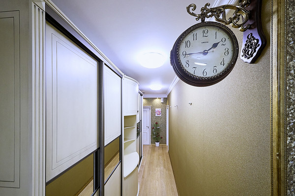 Продам трехкомнатную (3-комн.) квартиру, Ленинский пр-кт, 114А, Санкт-Петербург г