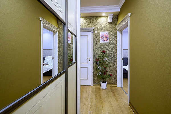 Продам трехкомнатную (3-комн.) квартиру, Ленинский пр-кт, 114А, Санкт-Петербург г