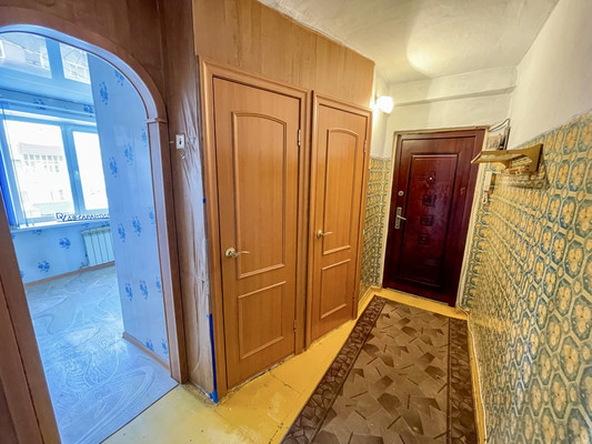 Продам двухкомнатную (2-комн.) квартиру, 2-й Микрорайон ул, 12, Эльбан рп