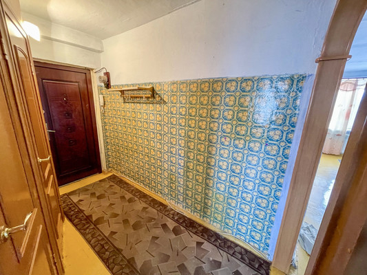 Продам двухкомнатную (2-комн.) квартиру, 2-й Микрорайон ул, 12, Эльбан рп