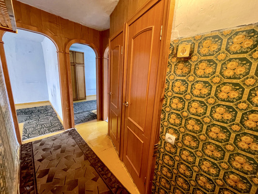 Продам двухкомнатную (2-комн.) квартиру, 2-й Микрорайон ул, 12, Эльбан рп