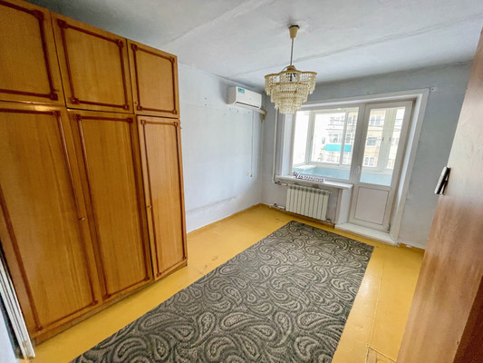 Продам двухкомнатную (2-комн.) квартиру, 2-й Микрорайон ул, 12, Эльбан рп