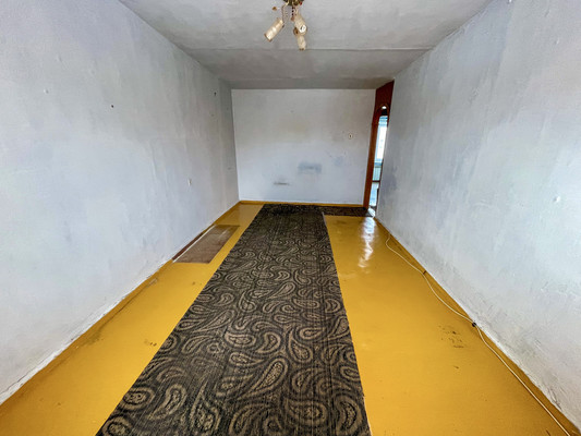 Продам двухкомнатную (2-комн.) квартиру, 2-й Микрорайон ул, 12, Эльбан рп