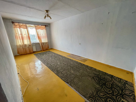 Продам двухкомнатную (2-комн.) квартиру, 2-й Микрорайон ул, 12, Эльбан рп