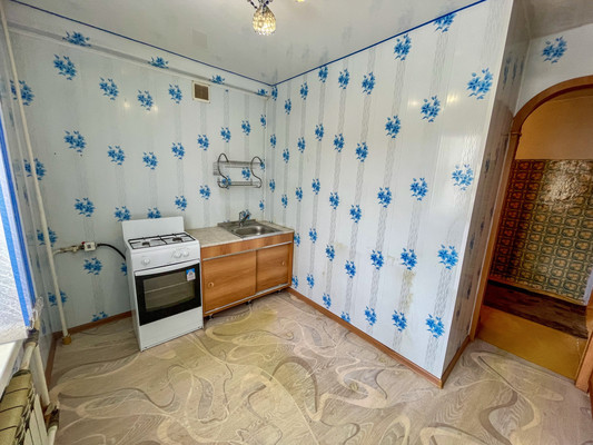 Продам двухкомнатную (2-комн.) квартиру, 2-й Микрорайон ул, 12, Эльбан рп