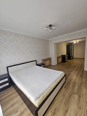 Продам трехкомнатную (3-комн.) квартиру, Ватутина ул, 10, Нальчик г