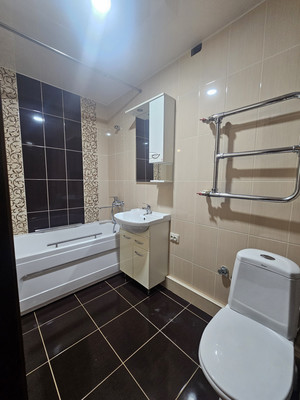 Продам трехкомнатную (3-комн.) квартиру, Ватутина ул, 10, Нальчик г