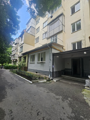 Продам трехкомнатную (3-комн.) квартиру, Ватутина ул, 10, Нальчик г